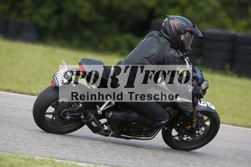 /Archiv-2024/29 12.06.2024 MOTO.CH Track Day ADR/Gruppe blau/60